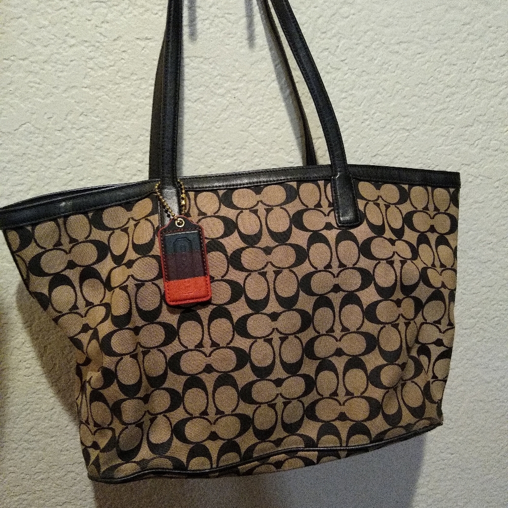 Coach  Legacy Weekend Signature Shopper Tote 23107